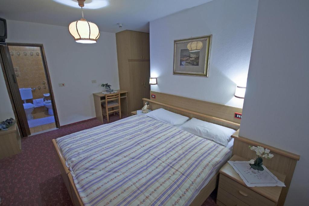 Hotel La Molinella Soraga Oda fotoğraf